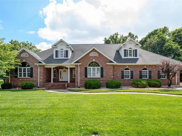 18 Raven Oak Dr, Shiloh, IL 62221