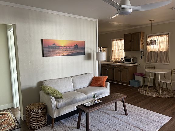 3rd image of 260 Santa Monica Dr