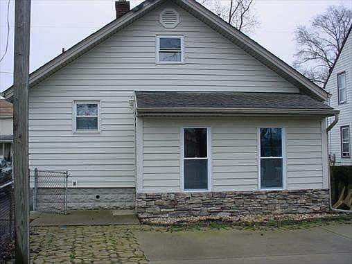 2nd image of 936 Belvedere Ave SE