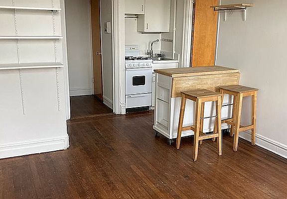 2nd image of 300 8th Ave APT 5M