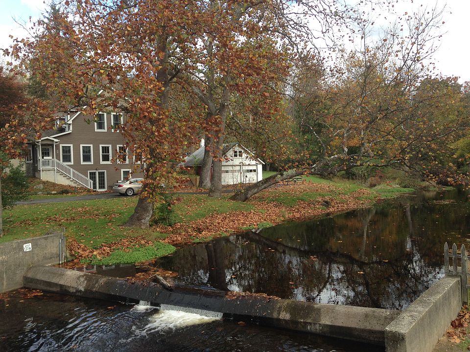 Side view of the home 