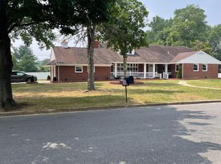 22 Beechwood Ave, Burlington, NJ 08016