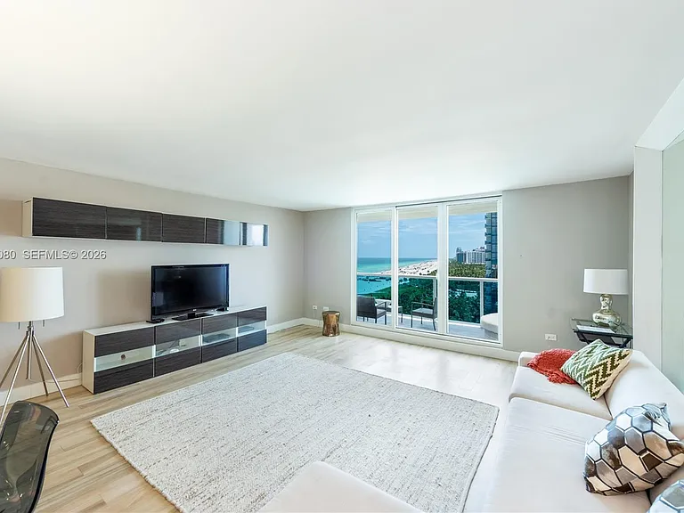 2301 Collins Ave #1009 — Photo 4