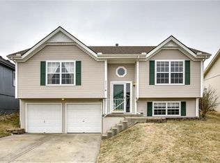 8667 NE 110th St, Kansas City, MO 64157