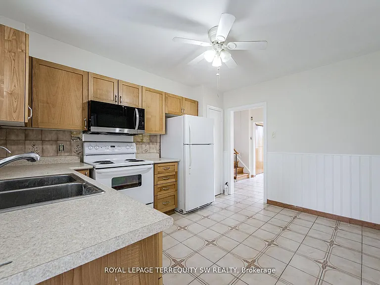 35 Euphrasia Dr — Photo 15