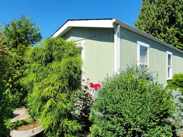 2980 NE Division St, Gresham, OR 97030