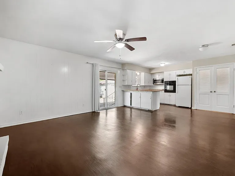8351 Lullwater Dr — Photo 12