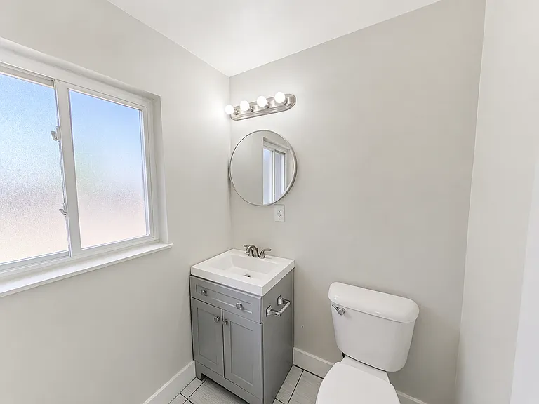 2218 N Newport St — Photo 10