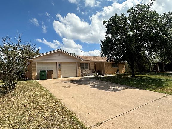 3rd image of 3208 Woodland Cir