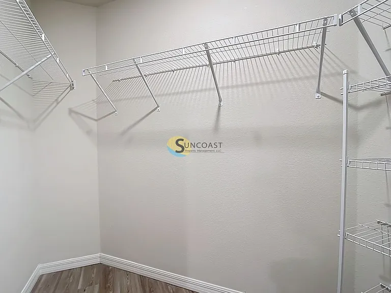 10474 Pendleton Ave — Photo 12