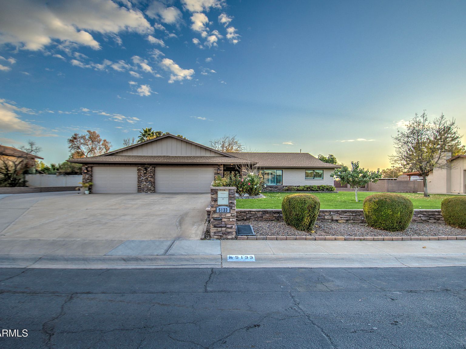 2e2d2b103338bcec66e8e5186e89a2