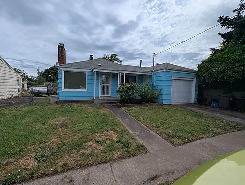 390 Stevens Ln Photo 1