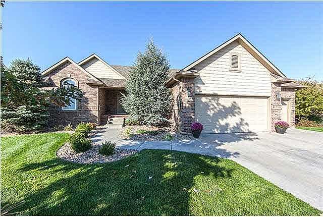 1st image of 10228 W Westlakes Ct