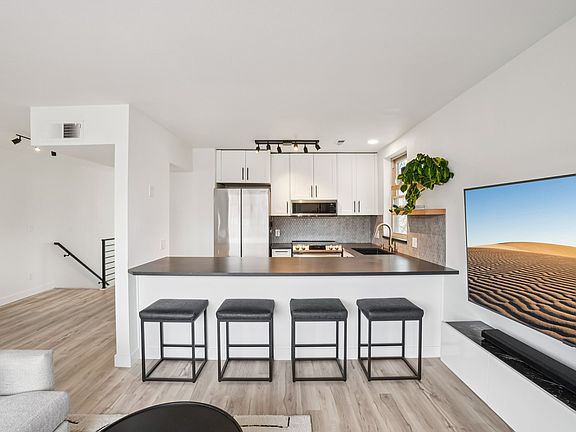 3rd image of 2112 W 31st Ave