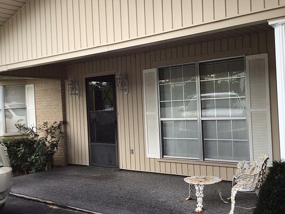 4th image of 1853 Thomas St