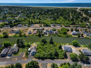 517 Canal Dr SE, Ocean Shores, WA