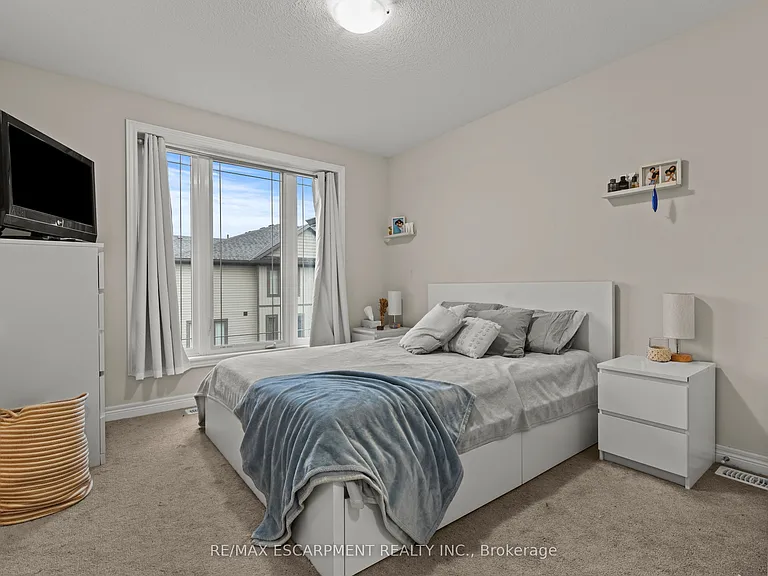19 Picardy Dr #4 — Photo 19