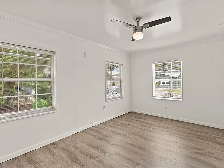 1605 E 29th Ave — Photo 18