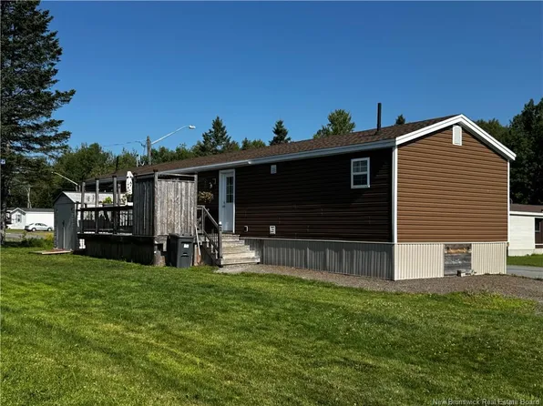 2 Leafwood Cres, Fredericton, NB E3B 6N7