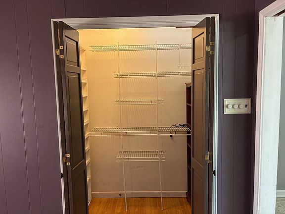 3rd image of 408 Dolby St