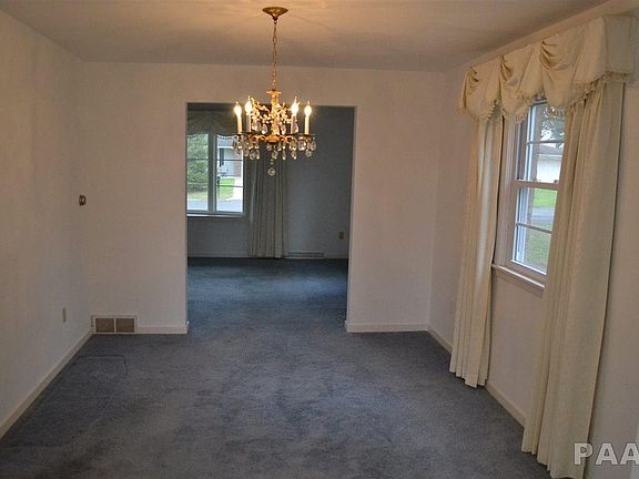 4th image of 304 E Park St
