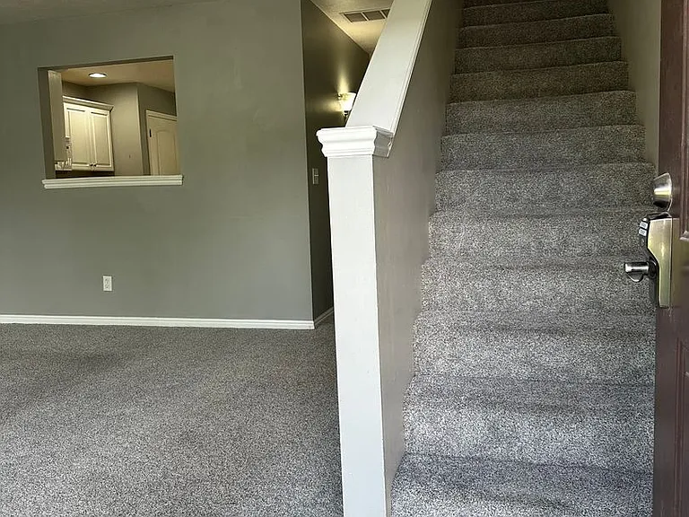 599 Trejo St — Photo 2