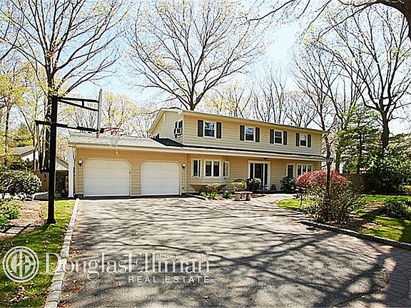 2nd image of 1 Stuyvesant Cir E