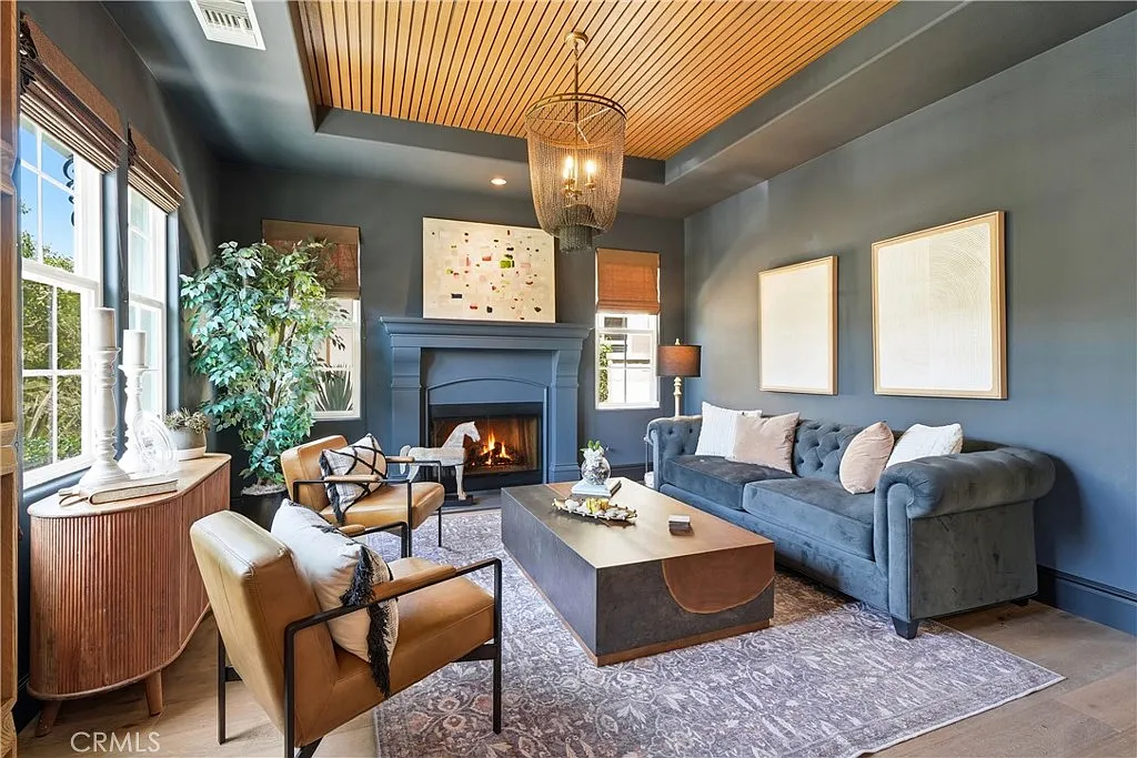 4 bed, 3.5 bath, 4097 sqft, $23,000 — Photo 4