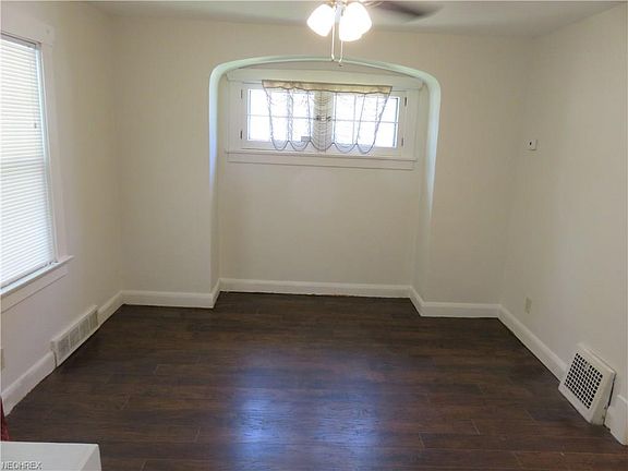 2nd image of 1658 Medford Ave