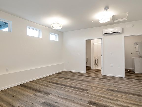 2nd image of 1653 Starlight Ln #101