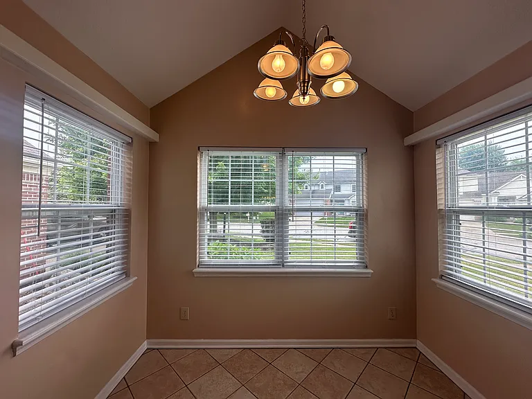 13870 Waycross Dr — Photo 11