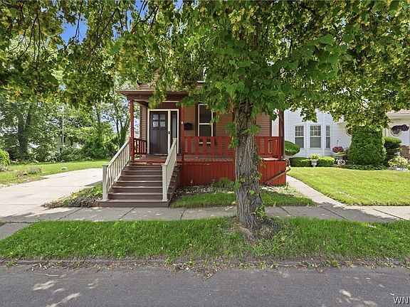 2nd image of 137 Waverly St