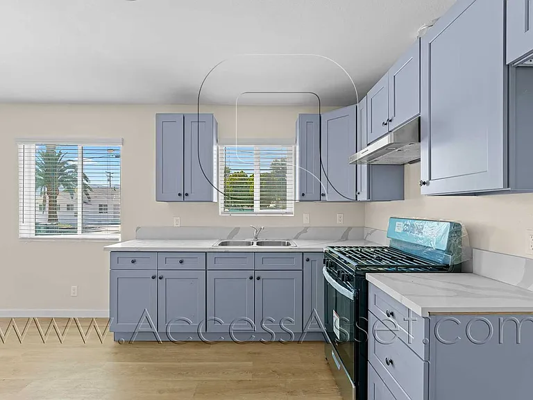 (*) S Lindsay 108 — Photo 25