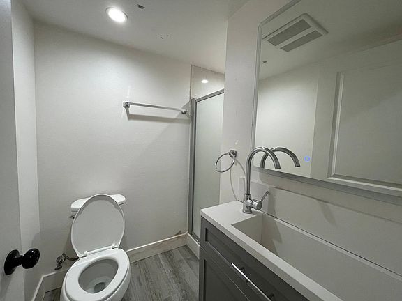 3rd image of 1477 W 36th St #4B-4Ba