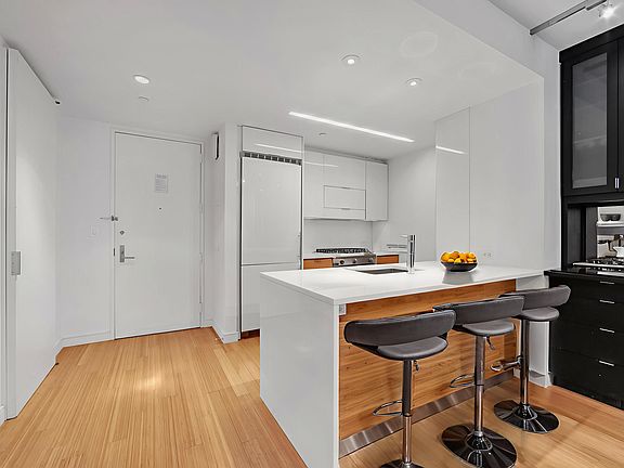 3rd image of 303 E 33rd St APT 3G
