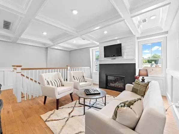 42 Bow St Unit 5, Somerville, MA 02143