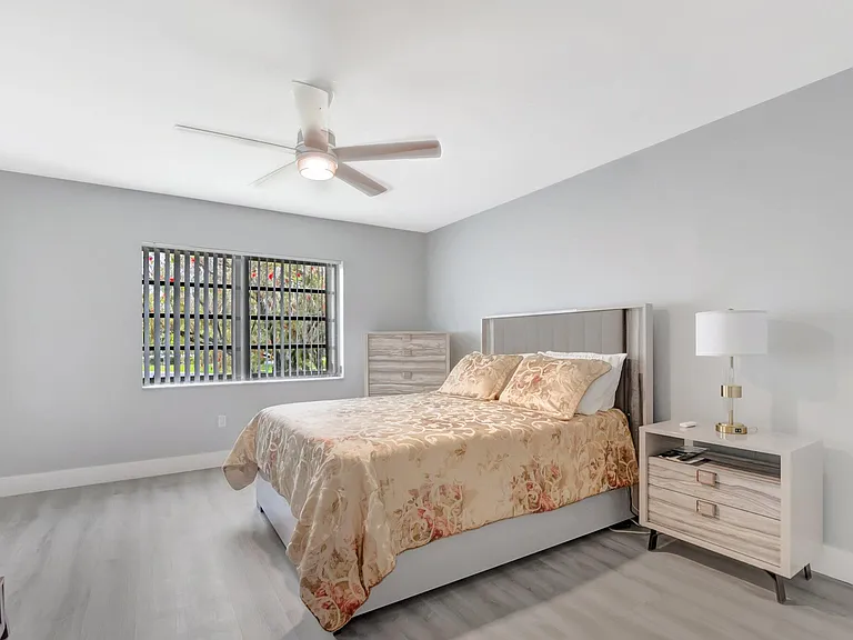 21214 Lago Cir #8F — Photo 16