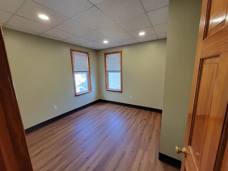 730 Washington St — Photo 5