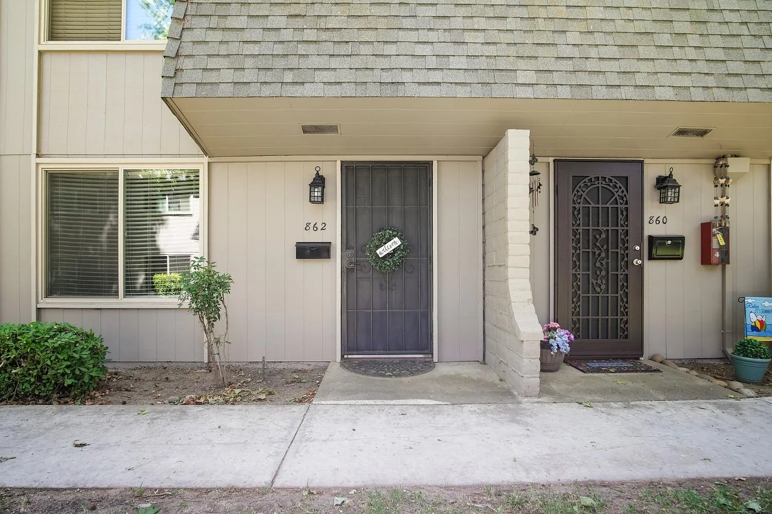 862 Rutledge Dr photo 1
