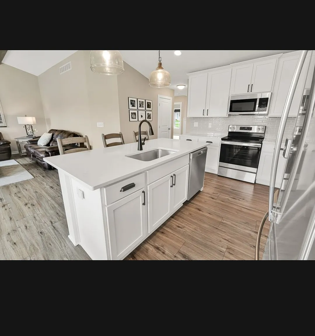 4 bed, 1479 sqft, $2,700 — Photo 4