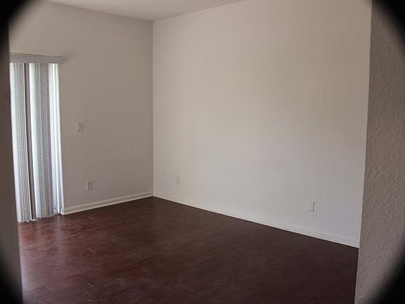 5th image of 1208 Santa Catalina Ln N