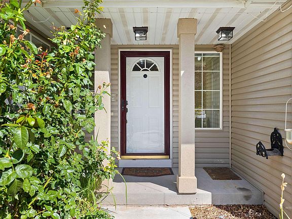 2nd image of 330 Shadetree Trl