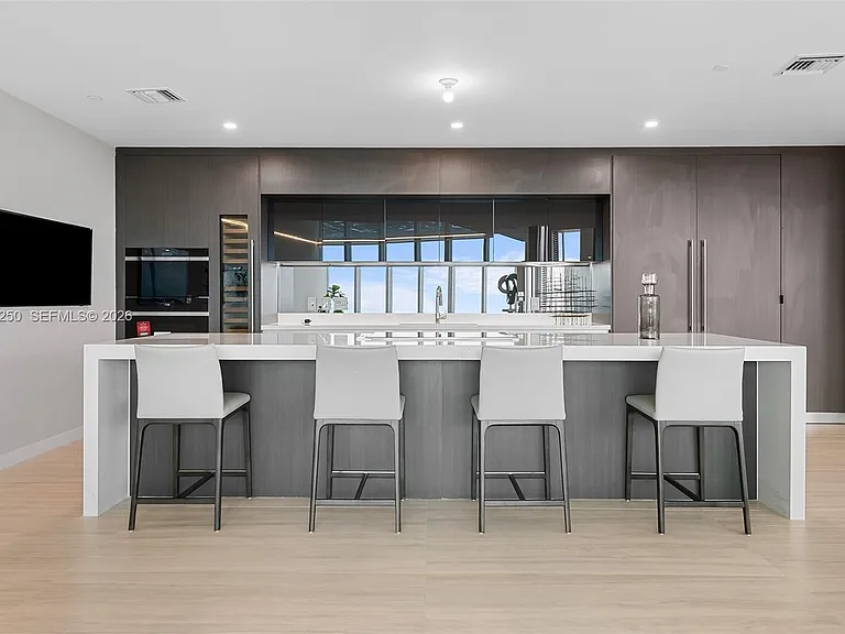 851 NE 1st Ave #Penthouse 4912 — Photo 5