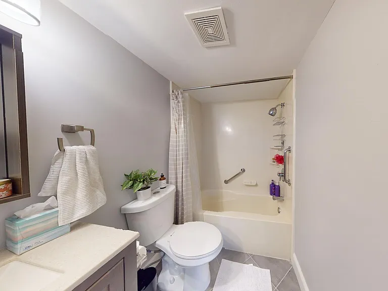 124 Roberts Ln #401 — Photo 19