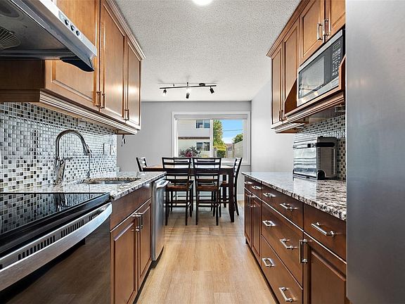 4th image of 10046 5th St #7