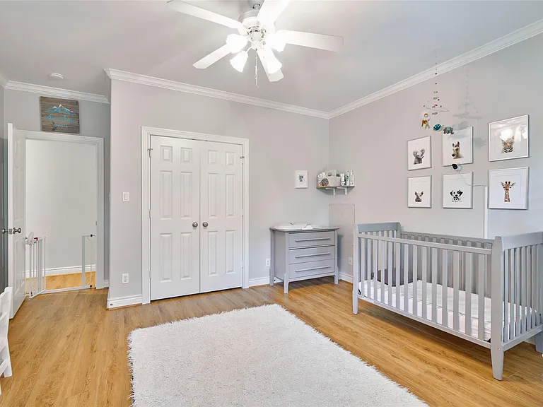 4028 Gramercy St — Photo 33