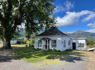 809 S Lake St, Joseph, OR 97846