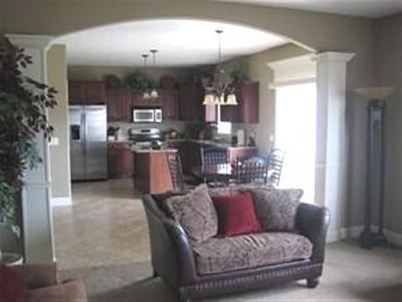 4th image of 3611 Pamela Dr