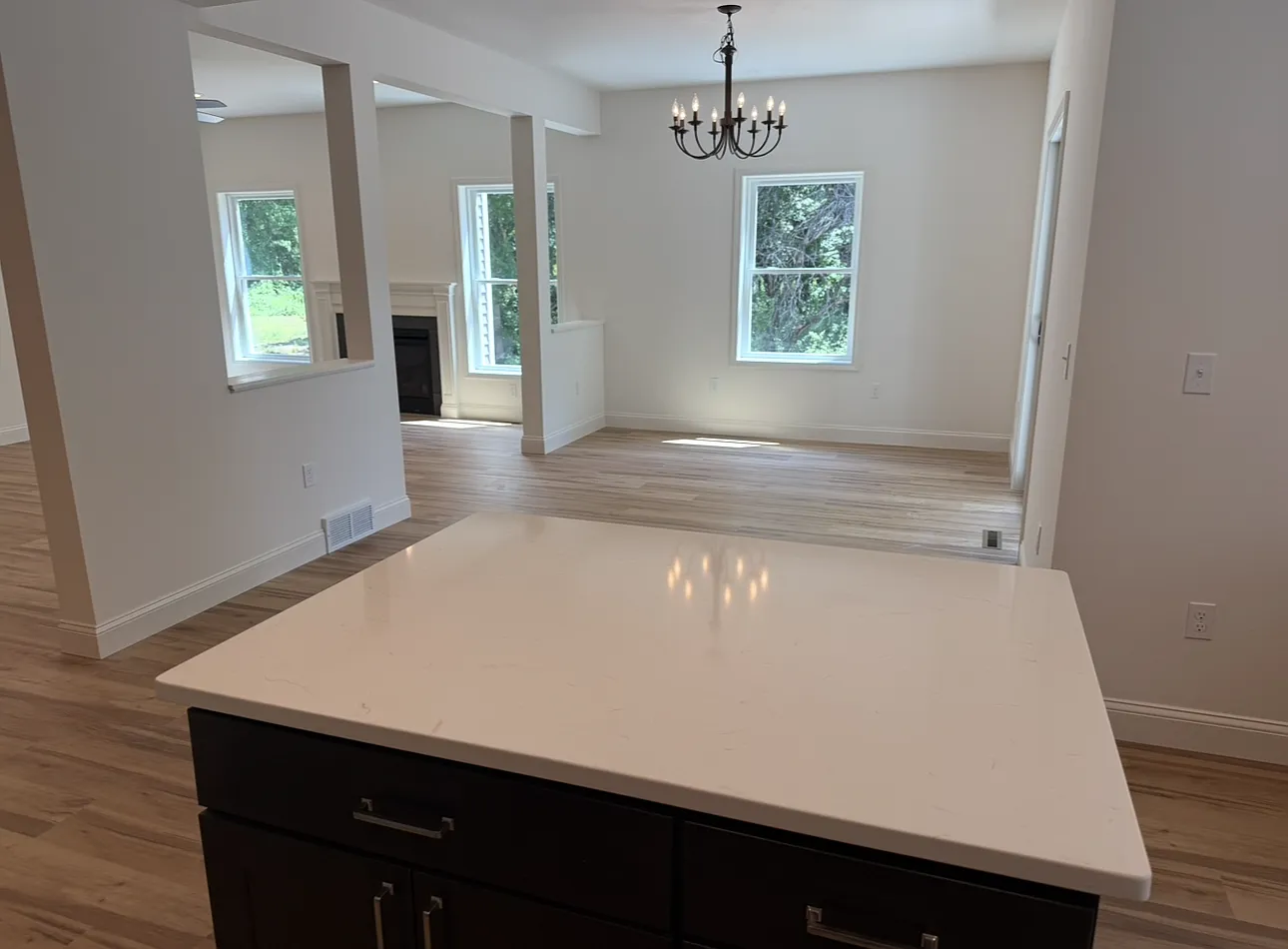 3 bed, 2.5 bath, 1900 sqft, $2,950 — Photo 4