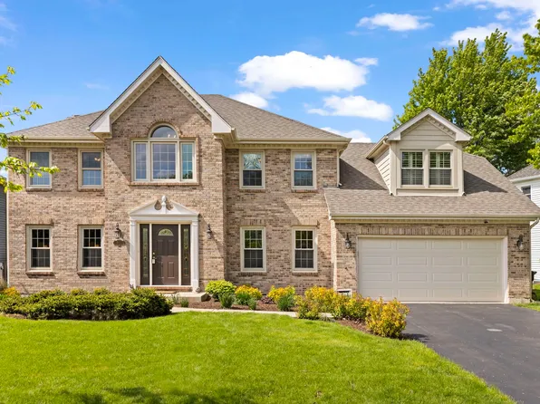 2689 Fox River Ln, Naperville, IL 60565
